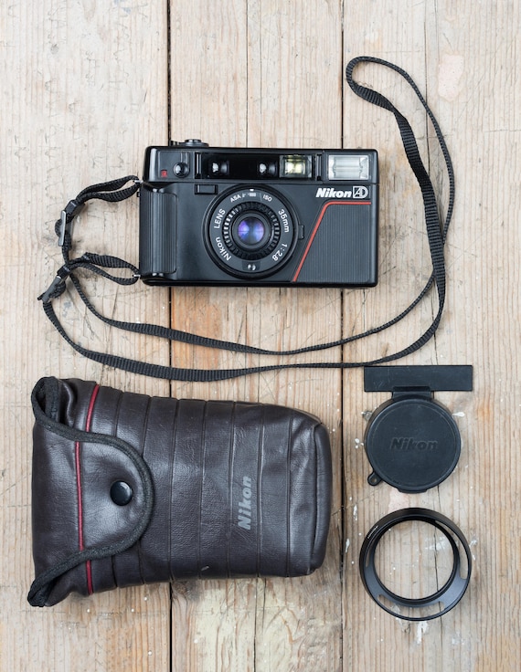 Nikon L35AD / Nikon L35AF / 35mm F/2.8 Lens / 35mm Point and Nikon L35AD / Nikon L35AF / 35mm F/2.8 Lens / 35mm Point and