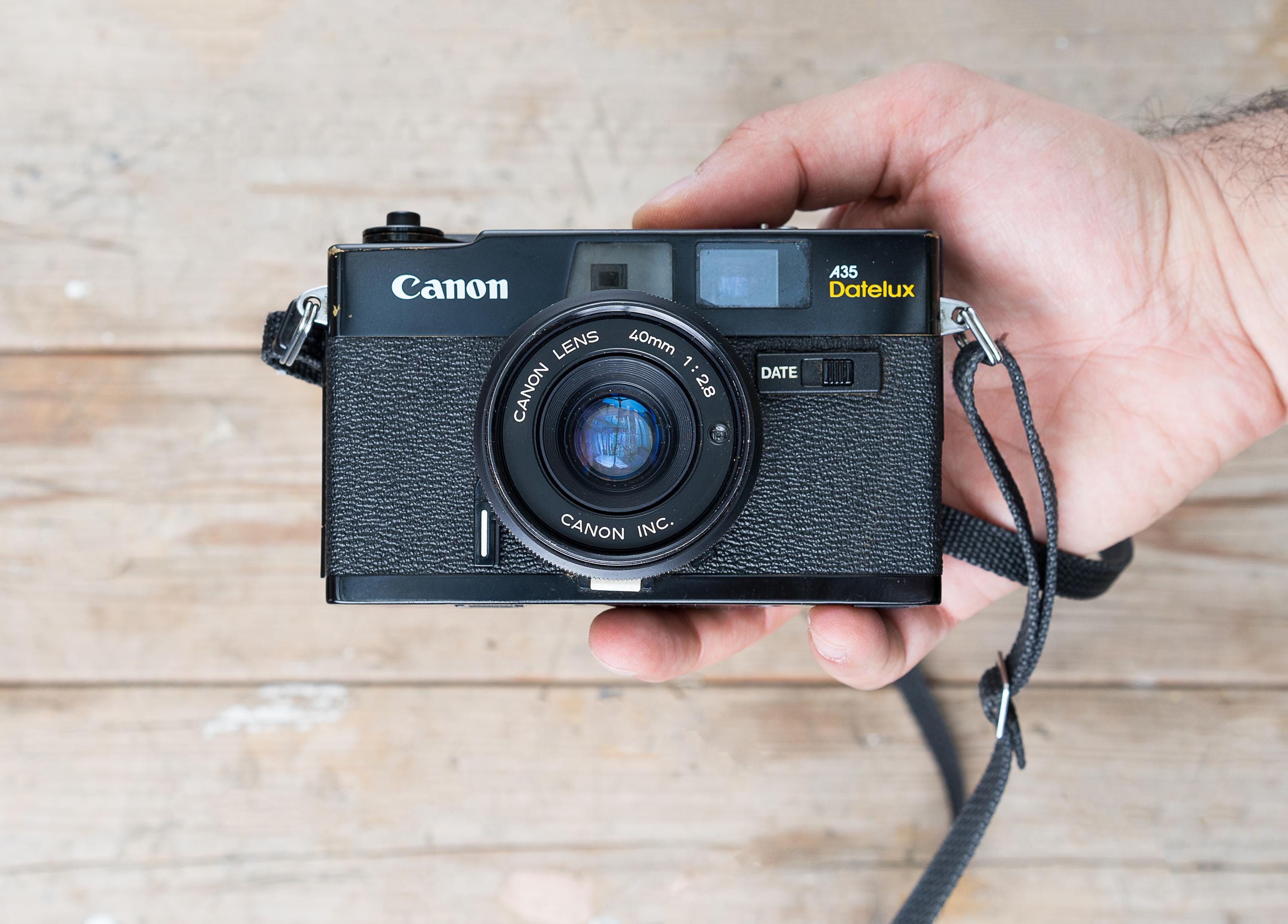 Canon A35 DATELUX / Canon 34 Mm F/2.8 Lens / 35mm Film Point-and