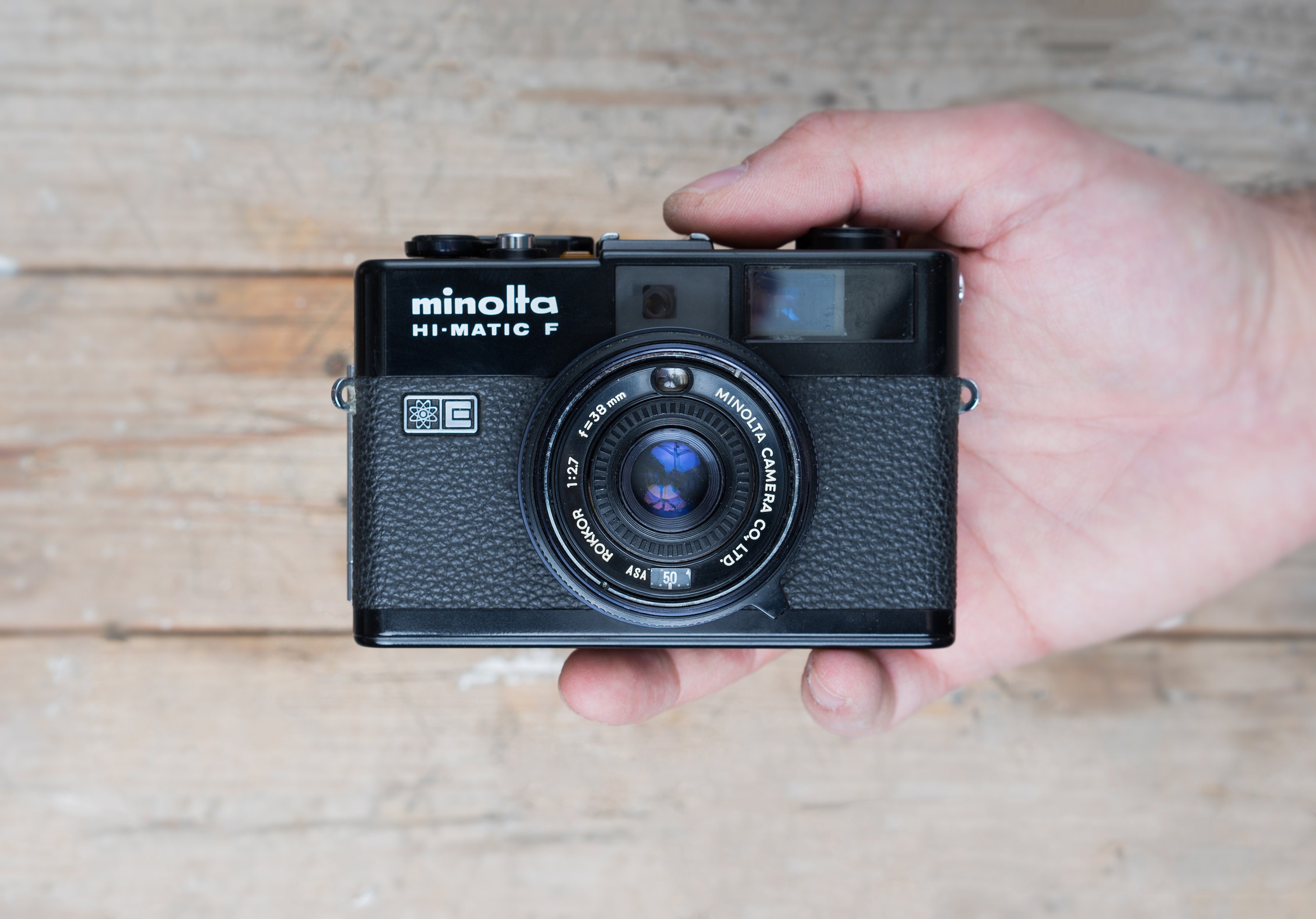 Minolta HiMatic E rangefinder camera black Classic