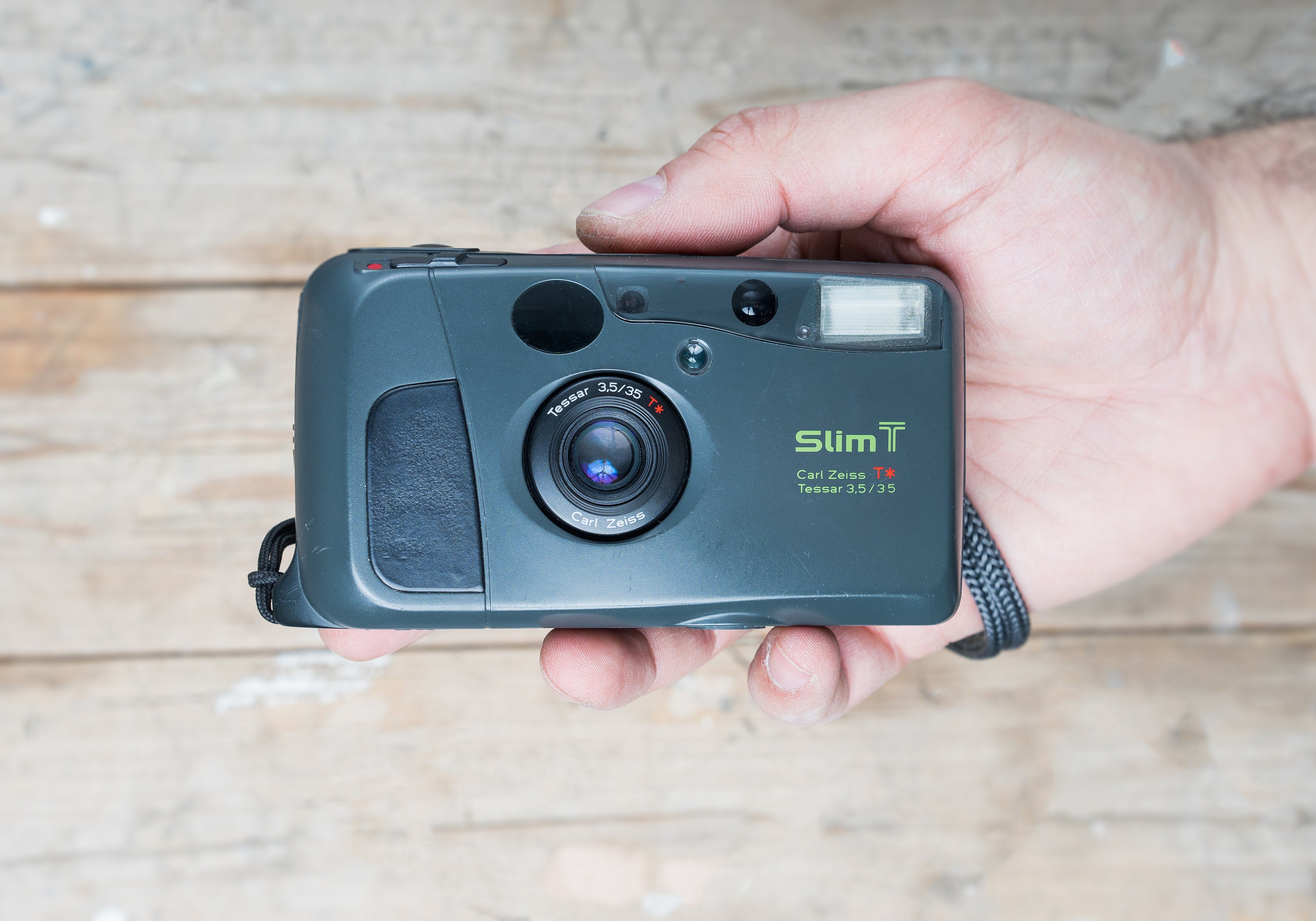 KYOCERA Slim T Black SN. 115892 – FILMCAMERA TOKYO KYOCERA Slim T Black SN. 115892 – FILMCAMERA TOKYO