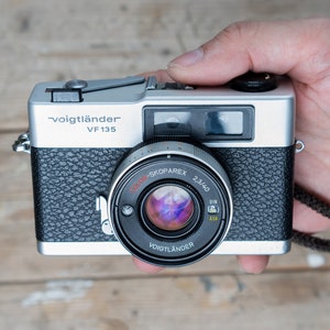 Voigtlander Vf 135 / 40 mm f/2,3 Color-Skoparex Lens / Silver Compact Rangefinder 35mm Point and Shoot Film Camera image 3