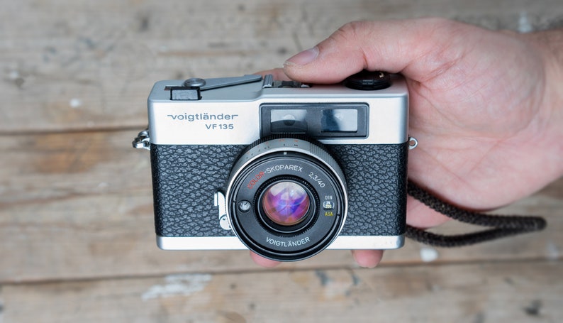 Voigtlander Vf 135 / 40 mm f/2,3 Color-Skoparex Lens / Silver Compact Rangefinder 35mm Point and Shoot Film Camera image 3