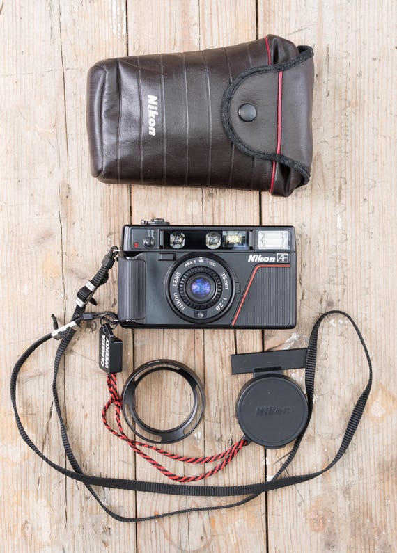 Nikon L35AF / 35mm F/2.8 Lens / 35mm Point and Shoot Film