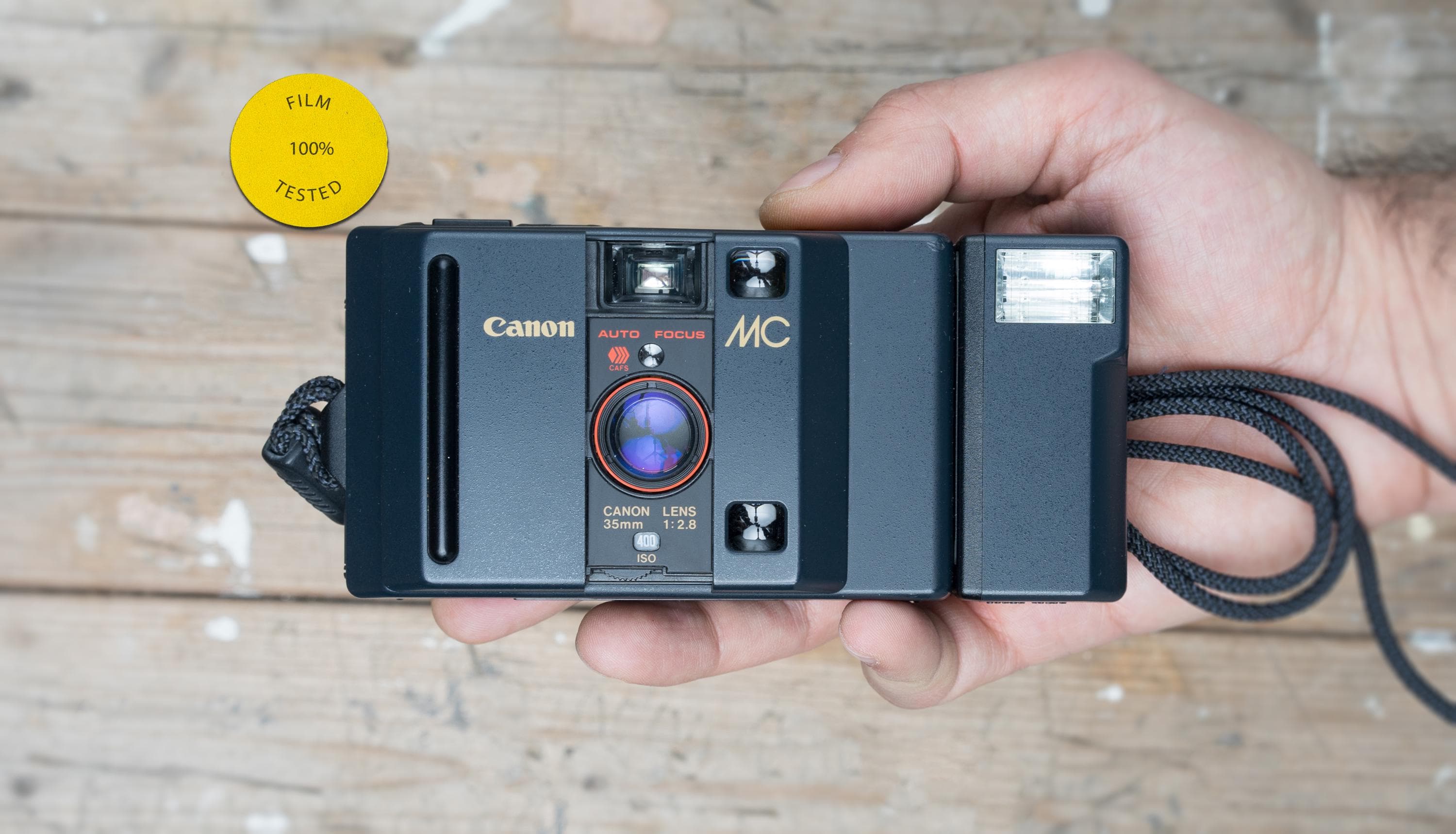 希少なキヤノン MC (マイクロコンパクト) + フラッシュ (MC-S) / 35 mm