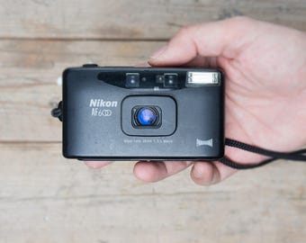 Nikon AF600 PANORAMA Macro フィルムカメラ Nikon Zoom Panorama AF 600 Film Camera + Leather Case - 28mm Macro