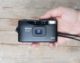 Nikon AF200 フィルムカメラ：34mmレンズ、テスト済み、ケース付き
