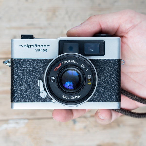 Voigtlander Vf 135 / 40 mm f/2,3 Color-Skoparex Lens  / Silver Compact Rangefinder 35mm Point and Shoot Film Camera