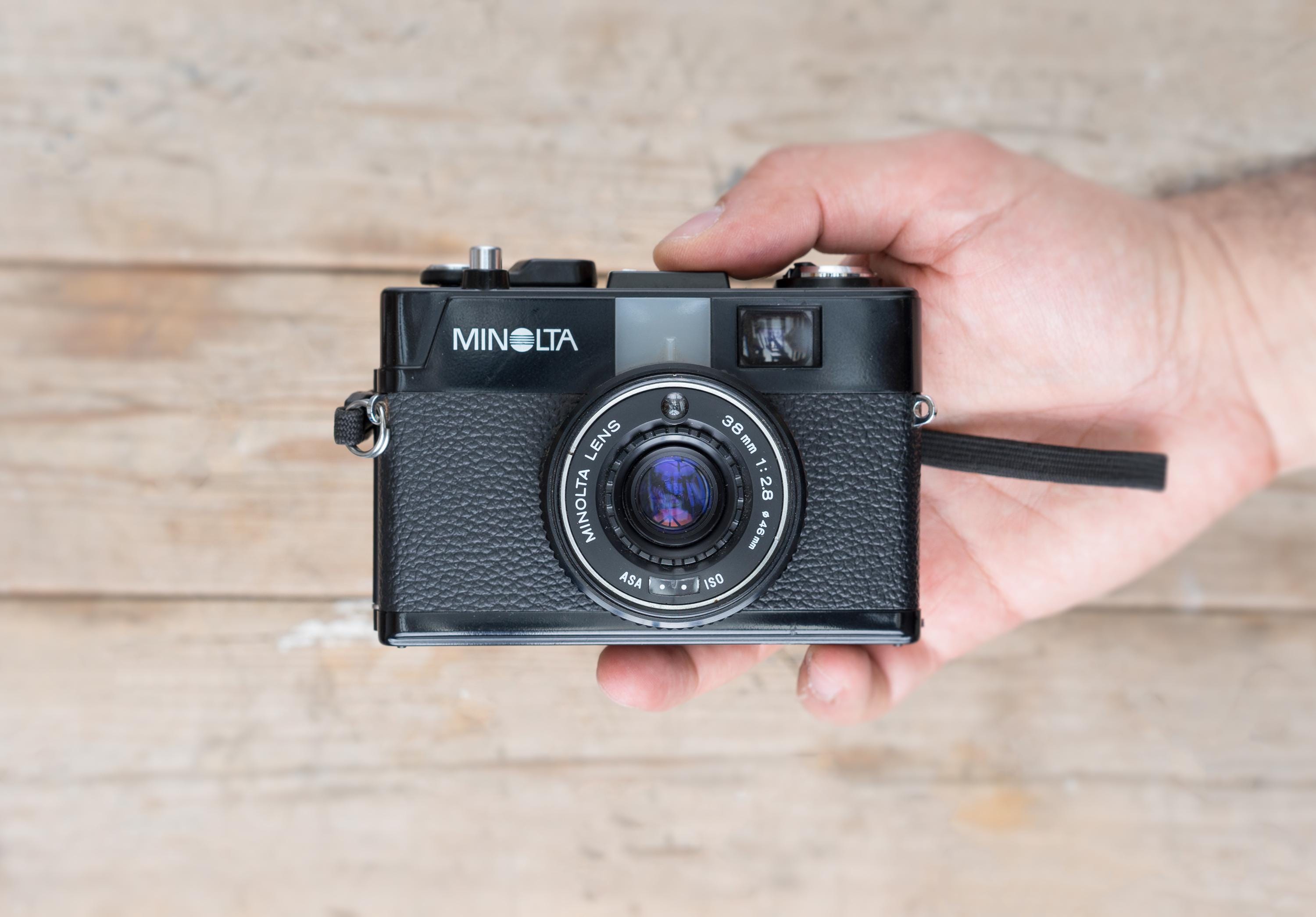 【整備済・完動美品】35ｍｍフイルムカメラ ミノルタ HI－MATICです。 試写さんぽ】minolta HI-MATIC 初代ハイマチックで撮ってみた