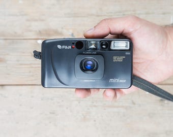 Cámara Fuji DL-500 de 35 mm con doble lente: gran angular, probada