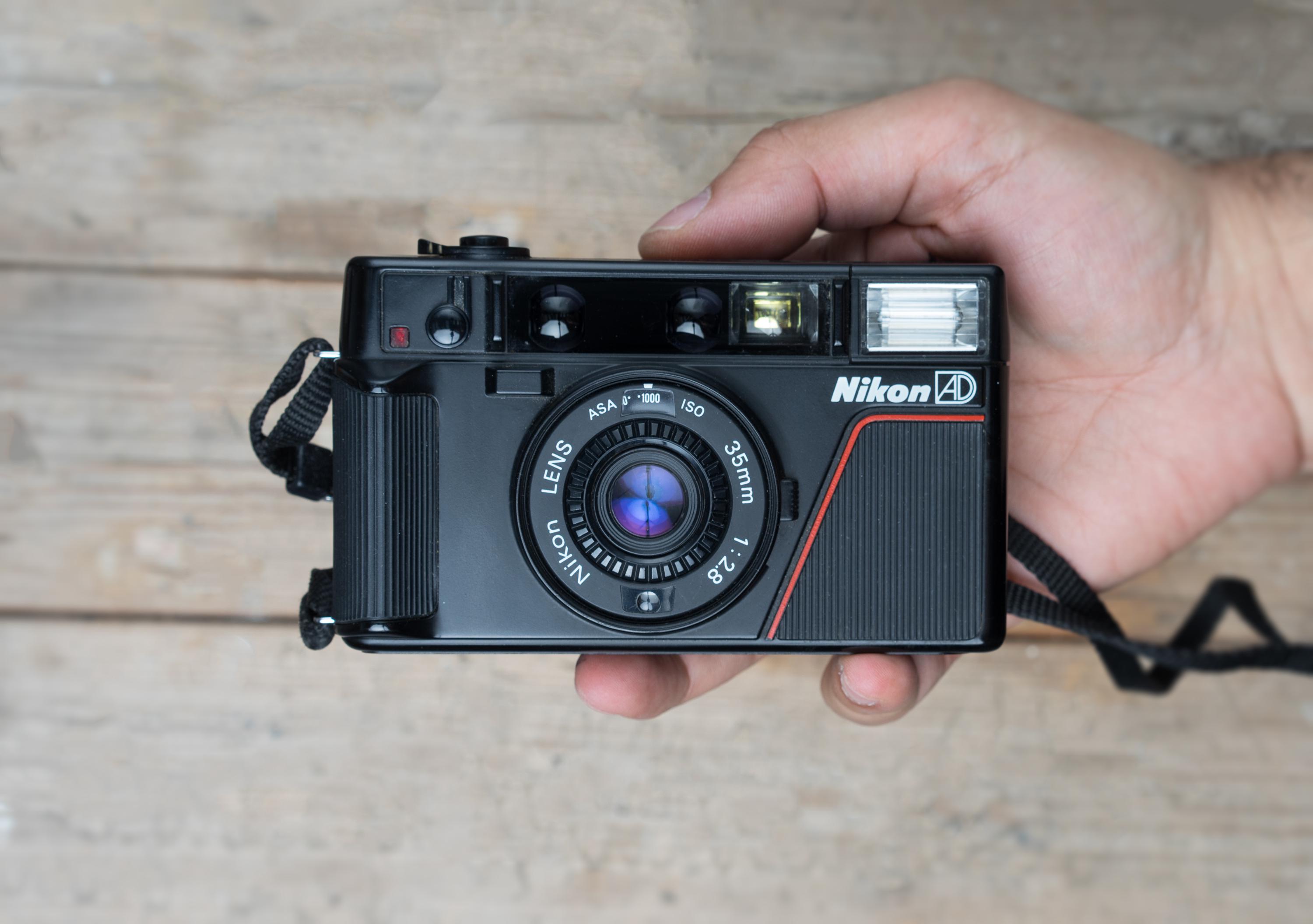 Nikon L35AD / Nikon L35AF / 35mm F/2.8 Lens / 35mm Point and Nikon L35AD / Nikon L35AF / 35mm F/2.8 Lens / 35mm Point and