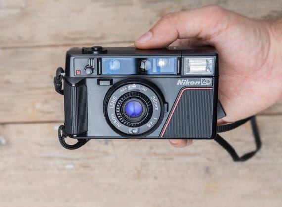 Nikon L35AD / Nikon L35AF / 35mm F/2.8 Lens / 35mm Point and Shoot 