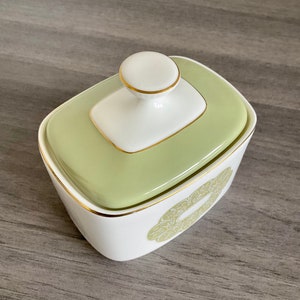 Royal Doulton ‘’SONNET’’  Lidded Sugar Bowl