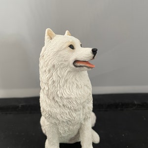 Samoyed dog gift ornament model figure new free UK postage with certificate sitting