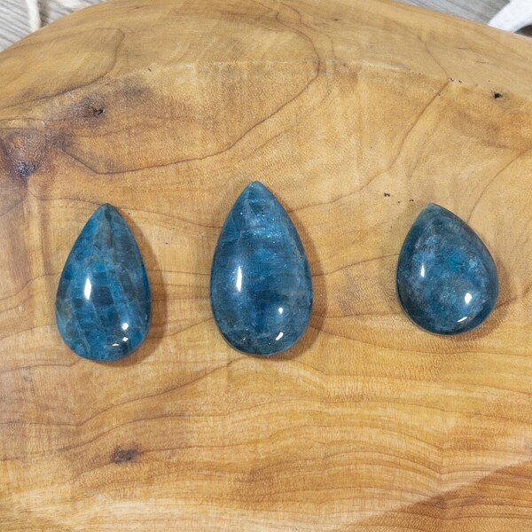 Blue Apatite Cabochon | crystal gift | blue crystal | crystal carving