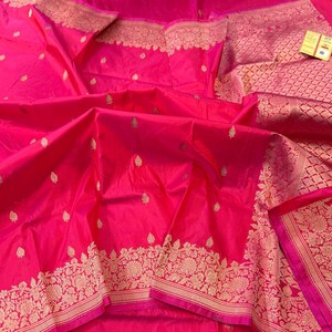 Banarasi Katan Seide mit reinem Reshami Zari und fließendem Blusenteil