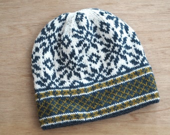 Hand-knitted Border Hat | SOL (soonerorlater)