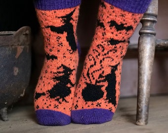 KNITTING PATTERN *The Black Cauldron socks* sockpattern for  knitted witch socks