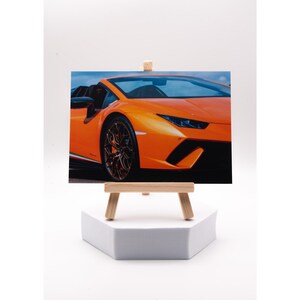 Oranje Lamborghini | Fine Art fotografie-afdruk | A6 briefkaartformaat | Dikke premium 220 gsm-fotokaart | Matte afwerking | Ingelijst/vrijstaand