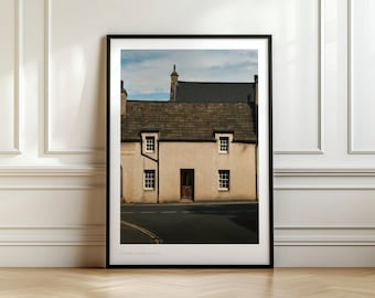 Grafika z Kirkwall Orkney Cottage, Szkocja, Fotografia podróżnicza, Historyczna architektura Orkad, Scena uliczna w brytyjskiej wsi, A4 lub A5