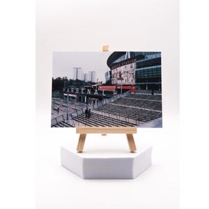 Arsenal FC The Emirates Stadium / Impresión fotográfica de bellas artes / Tamaño de postal A6 / Tarjeta fotográfica premium 220GSM / Acabado mate / Enmarcado de pie