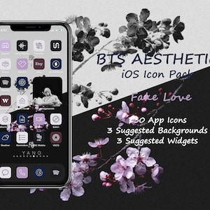 Può includere: Un'immagine in bianco e nero di uno smartphone che mostra un pacchetto di icone iOS personalizzato con un tema BTS. Il pacchetto di icone è intitolato "BTS Aesthetic iOS Icon Pack" e presenta il titolo della canzone "Fake Love". L'immagine include anche del testo che dice "130 App Icons", "3 Suggested Backgrounds" e "3 Suggested Widgets".