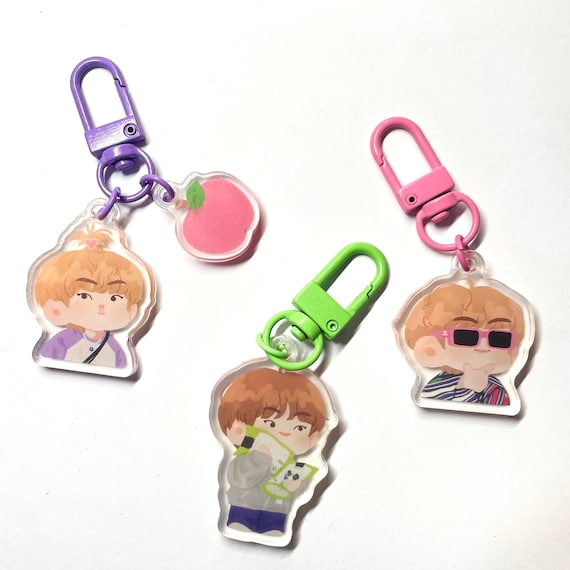 BTS♡JIN♡イラストアクリルキーホルダー BTS JIN ジン jin アクリルキーホルダー HAPPY - メルカリ