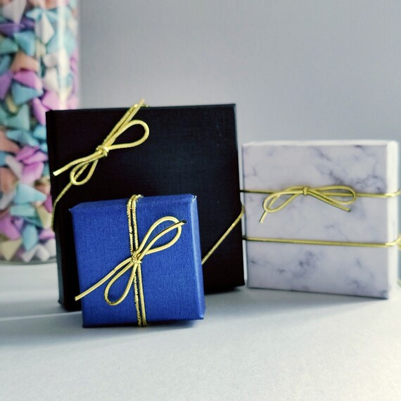 Stretch Loops for Gift Boxes