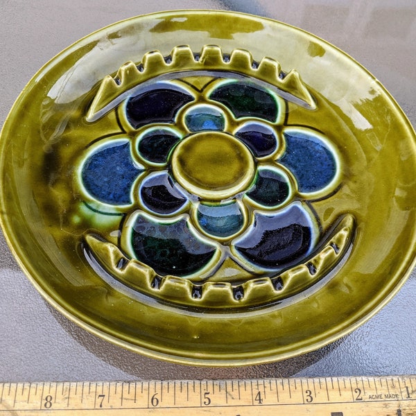 vintage Mid Century Mount Clemens McCoy Pottery 10 inch diameter large ashtray with Flower pattern with Green and Blue glaze deco