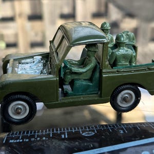 Vintage Rare NOREV No. 121 LAND ROVER Military Patrouille plastic toy 1/43 Scale