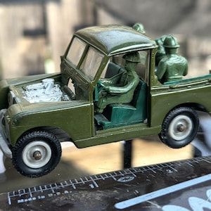 Vintage Rare NOREV No. 121 LAND ROVER Military Patrouille 1/43 Scale