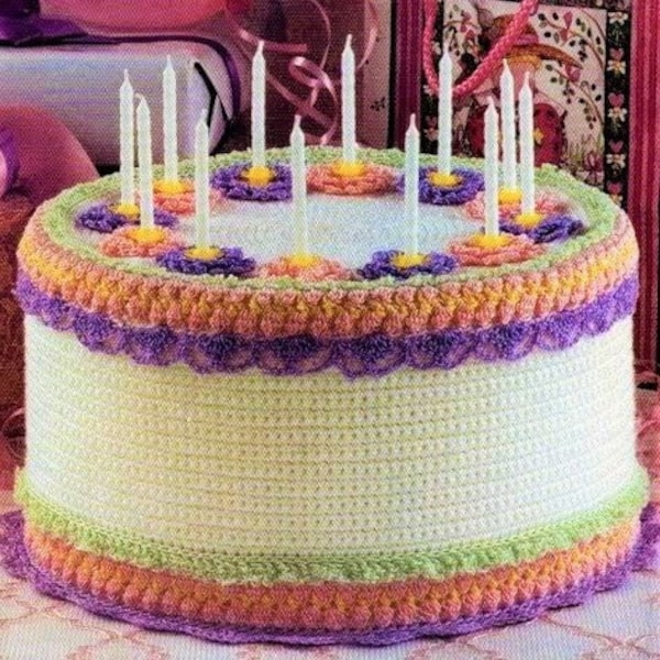 Vintage motif au crochet 6 x 10" gâteau d'anniversaire PDF téléchargement numérique instantané gâteau Amigurumi au crochet 5 plis