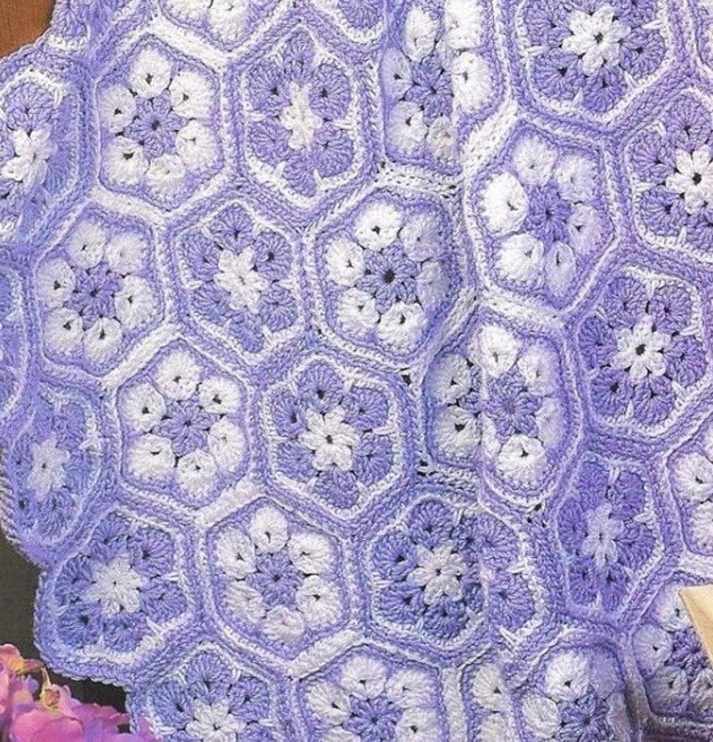 Vintage Crochet Pattern Hexagon Flower Blanket Afghan PDF Instant Digital Download Pretty Floral Throw 40x40 10 Ply imagen 2