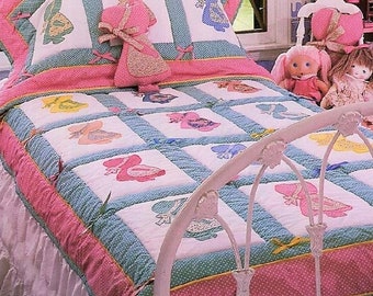 Vintage Sewing Pattern Classic Sunbonnet Sue Bed Quilt PDF Instant Digital Download Twin Bed Patchwork Applique Blocks Bedspread 52x73