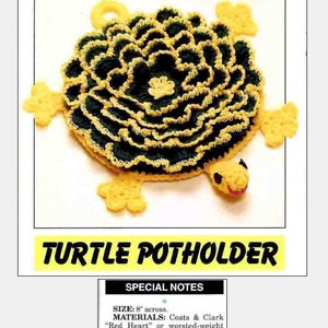 Peut inclure: Un dessous de plat en forme de tortue crocheté avec une carapace verte et jaune. Le dessous de plat mesure 20 cm de diamètre et est réalisé avec du fil à tricoter de poids moyen.