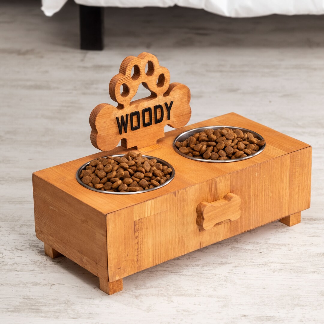 personalized-wood-pet-bowl-stands-elevated-dog-bowl-feeding-station