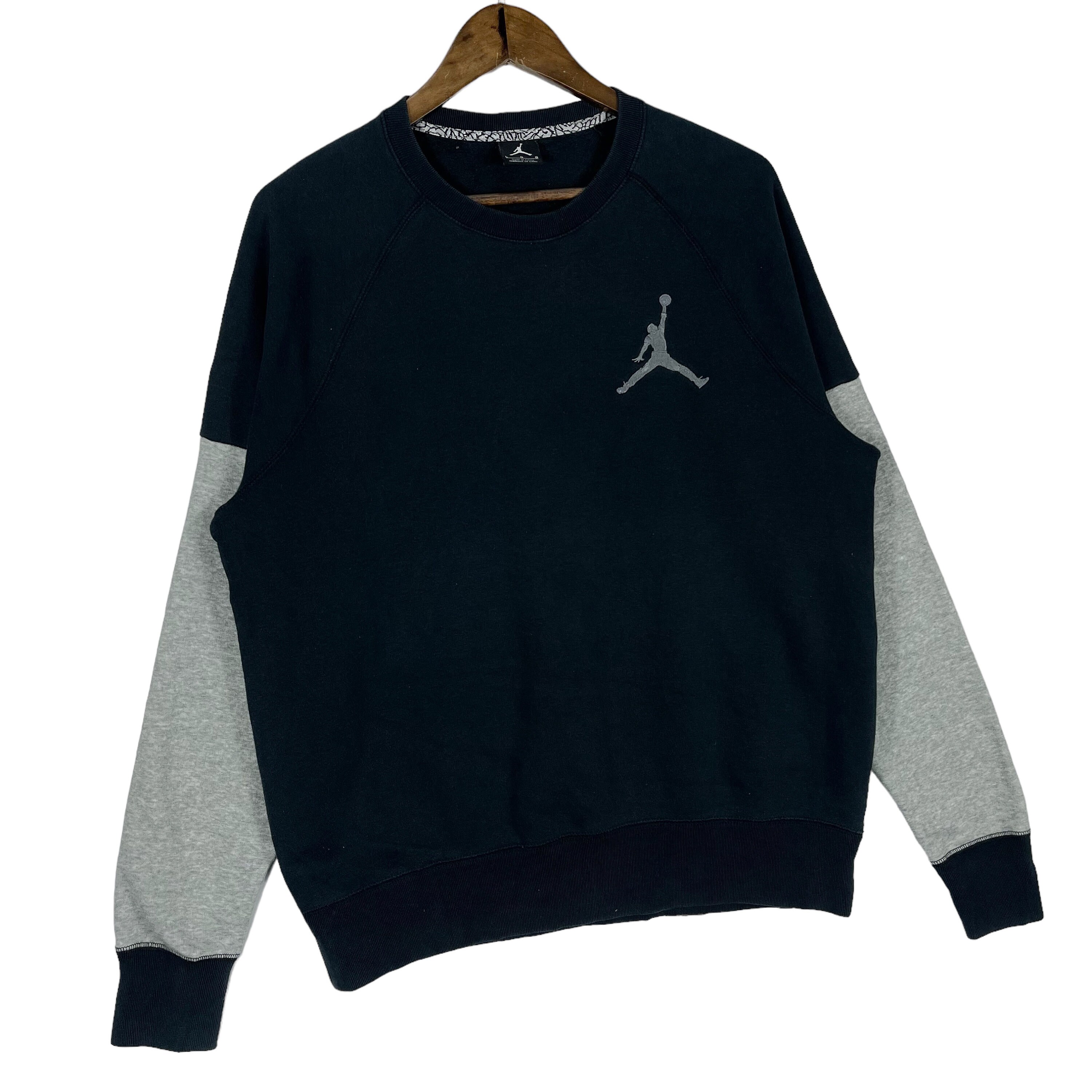 Vintage Nike Air Jordan Sweatshirt Crewneck Navy Blue Gray Pullover