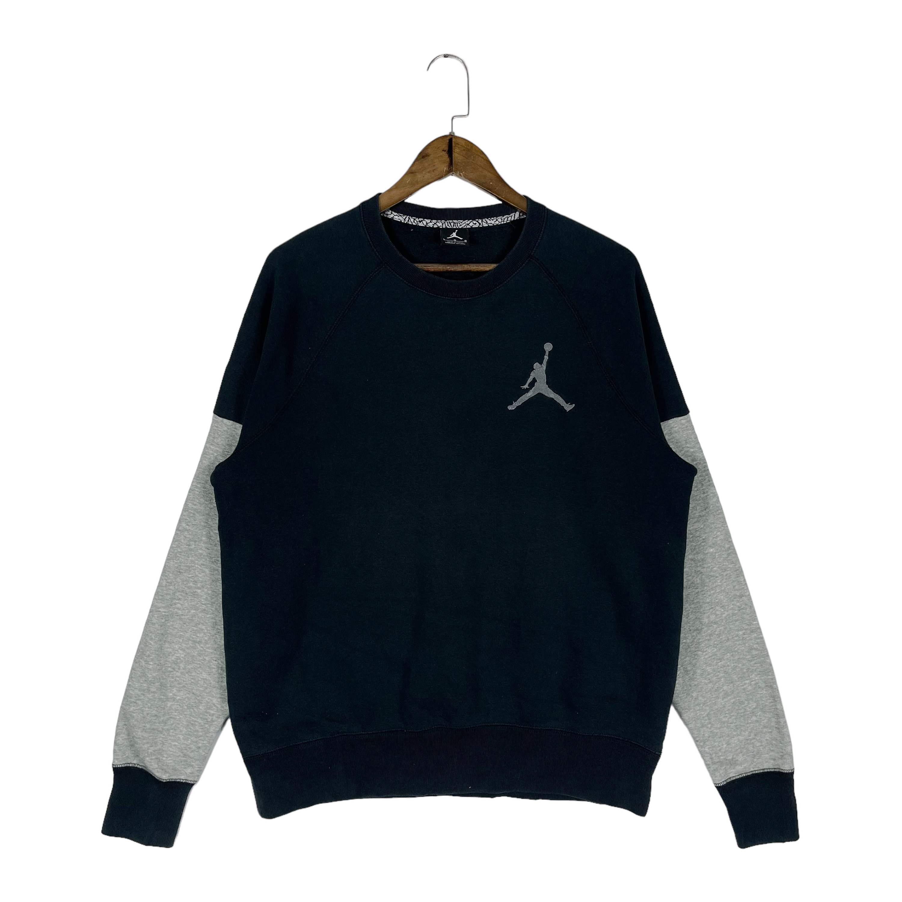 Vintage Nike Air Jordan Sweatshirt Crewneck Navy Blue Gray Pullover Jumper Size L