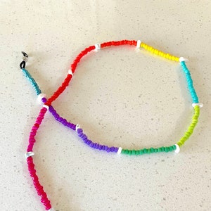 The Kenny - Croakie con cuentas de arco iris vibrante