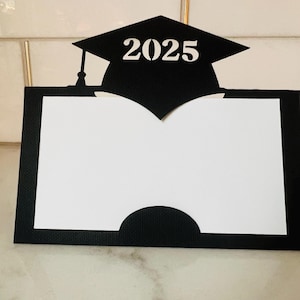 Marque-places de remise des diplômes | Décoration de fête des diplômés 2025 | Dîner | Étiquettes alimentaires pour diplômés | Cartes de tente | Décoration de table pour buffet | Ensemble de 4 marque-places