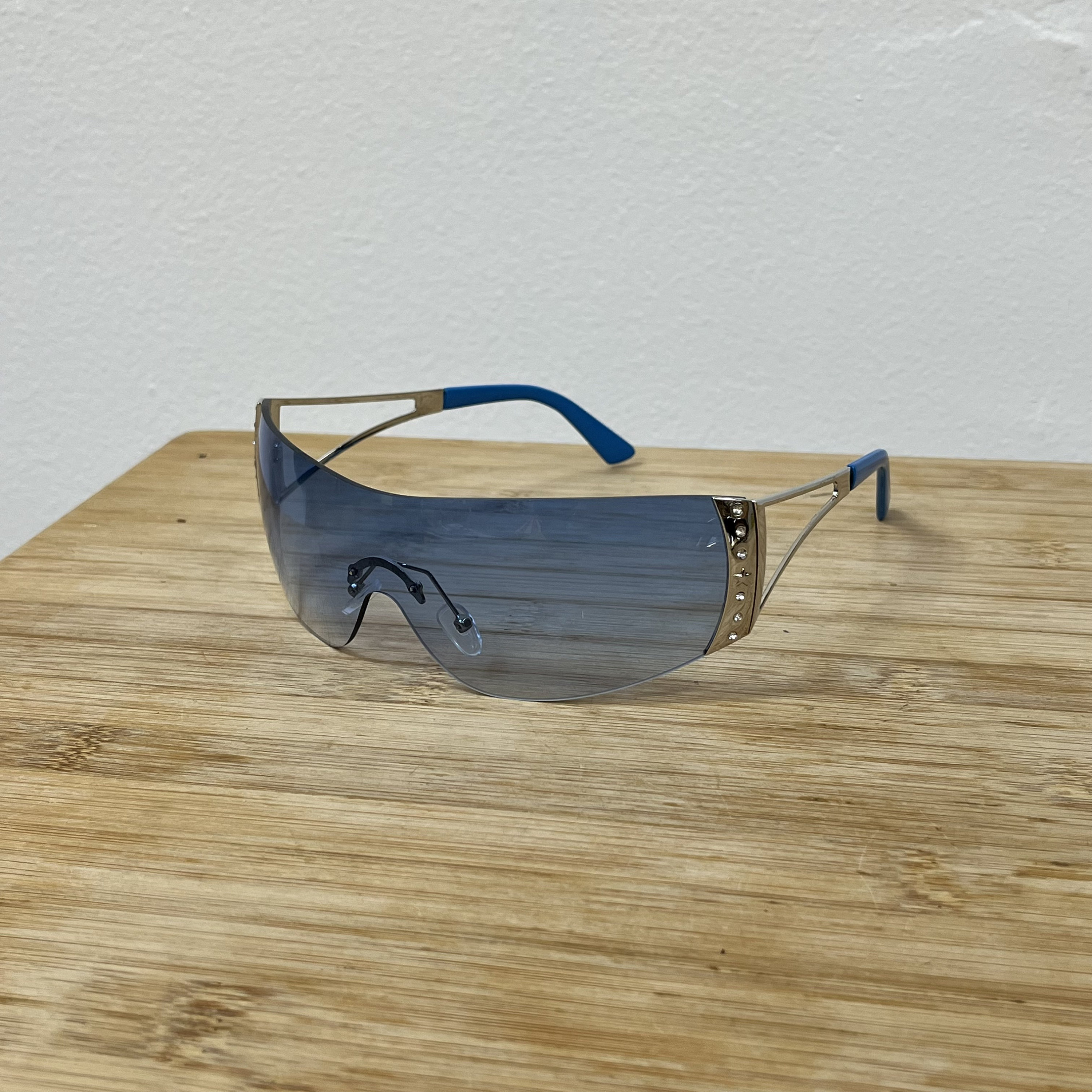 Y2K Retro Wrap Around Sunglasses Star Pattern UV Protection Rave Shades Rimless Y2K Sunglasses Star Wrap Around Glasses 2000S  main image 3