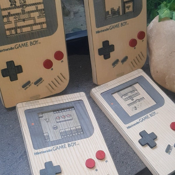 Game boy en bois - Décoration gaming - Fond changeable - Console Retro en bois - Jeux Vidéos - Retro Gaming - Geek