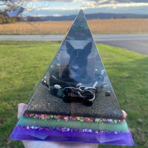 Pet memorial pyramid, large, resin memorial, dog/cat ashes