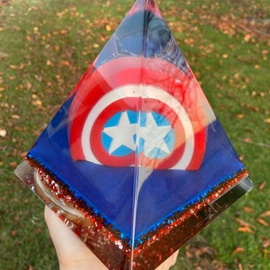 Pet memorial pyramid, large, resin memorial, dog/cat ashes