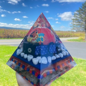 Pet memorial pyramid, large, resin memorial, dog/cat ashes