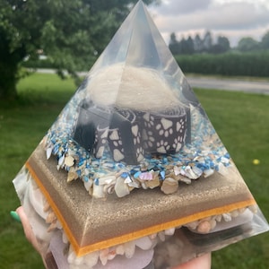 Pet memorial pyramid, large, resin memorial, dog/cat ashes