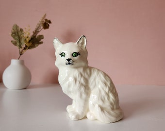 White Fluffy Cat - Vintage - Ceramic