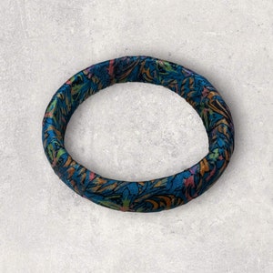 Boho Large Fabric Wrapped Wood Bangles, Bohemian Sari Silk Bracelet, Silk Bangle, Silk Wrapped Bracelet, Bangle, Boho, Silk Wrap, Upcycled