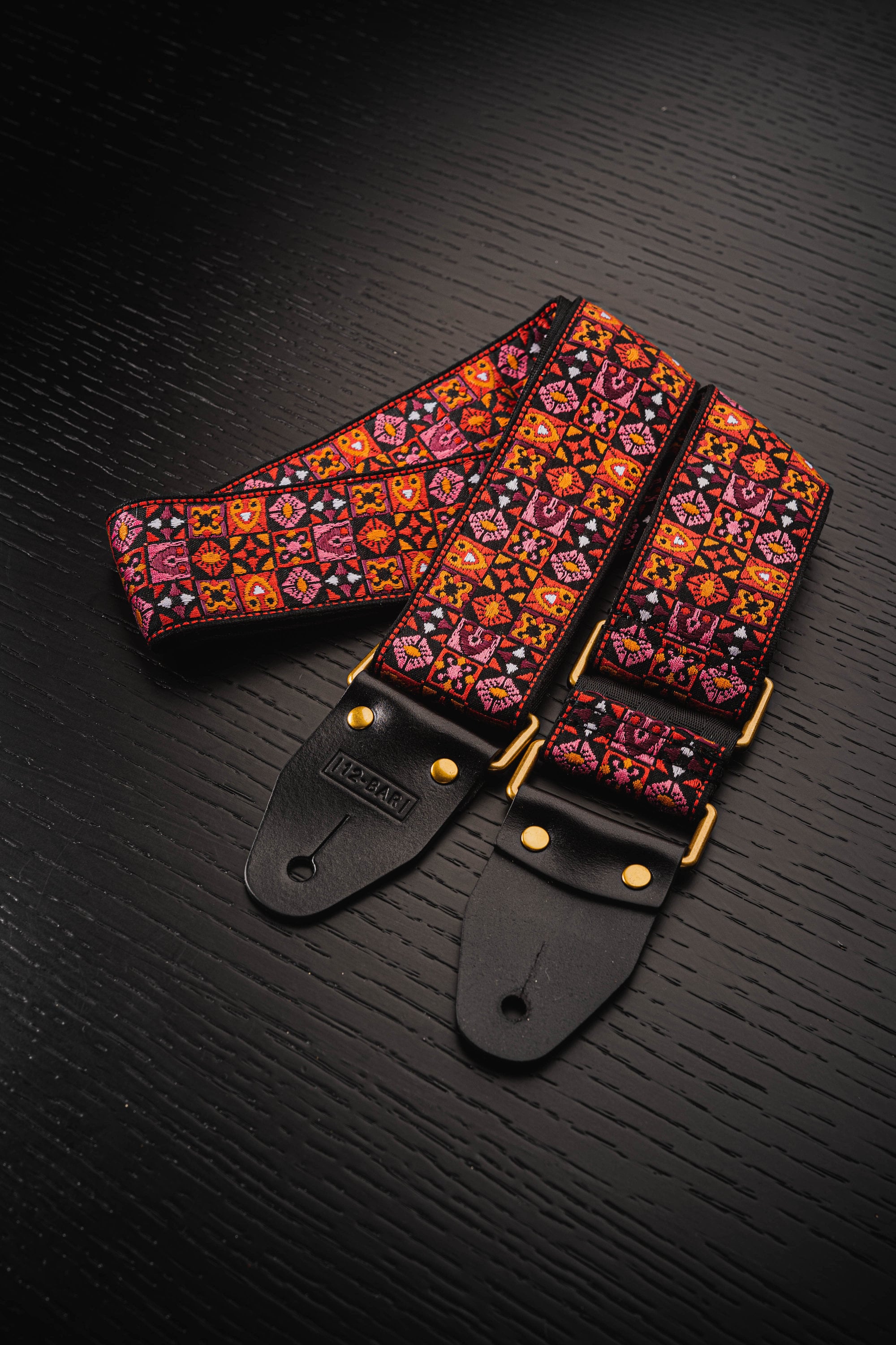 Coffin case sale guitar strap
