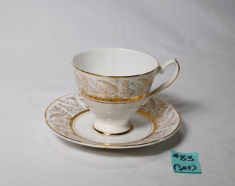 Vintage 1960s  CROWNFORD Gold Trim Teacup and Saucer Set In Excellent Condition