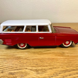 Rare Red Vintage Tin Toy Car And Driver Mf 962 Friction 1960&#39;S China 23Cm     Works Great
